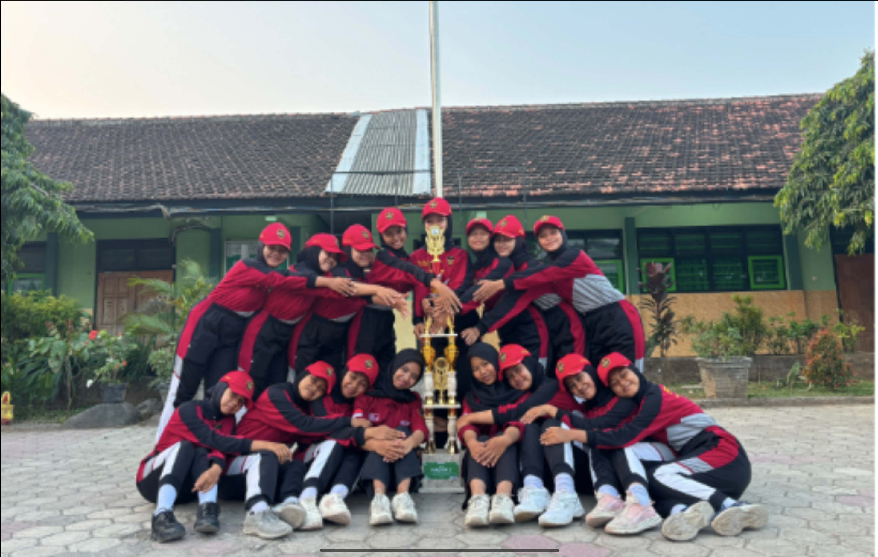 Tampil Kompak, Paskibra MAN 3 Sabet Juara Madya di Kejurcab 2026